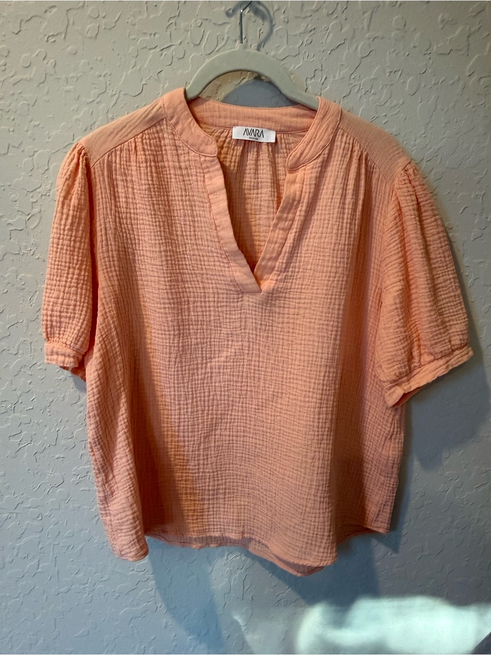 Avara Peach Gauze Split-Neck Women’s Top - Size Medium